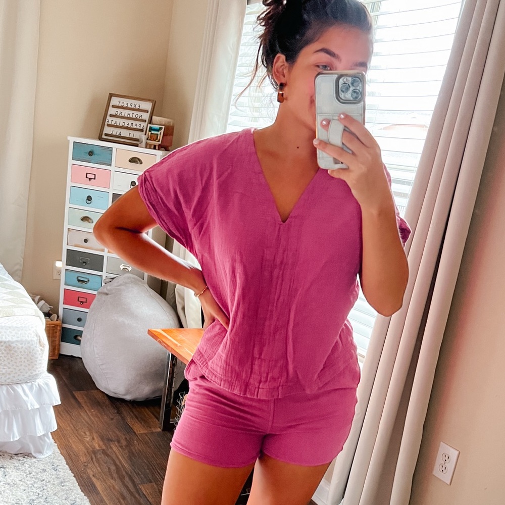 (universal thread) *top only* fuchsia pink soft linen short sleeve casual blouse